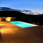 Geres Emblematico - Piscina & Jacuzzi 别墅 *