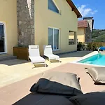Villa Geres Emblematico - Piscina & Jacuzzi
