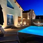 Geres Emblematico - Piscina & Jacuzzi *