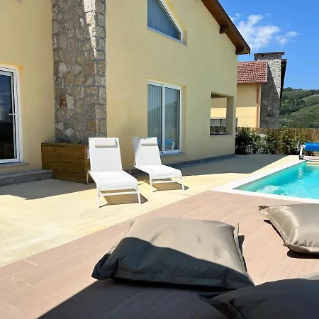 Villa Geres Emblematico - Piscina & Jacuzzi