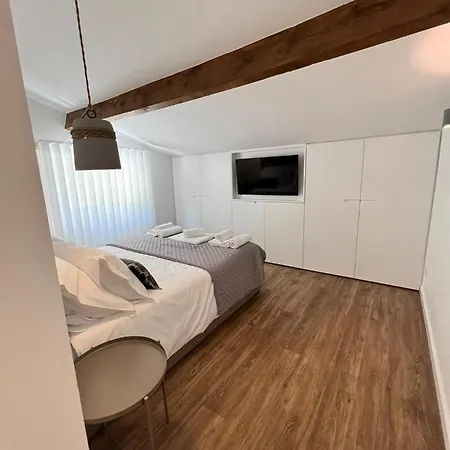 Villa Geres Emblematico - Piscina & Jacuzzi