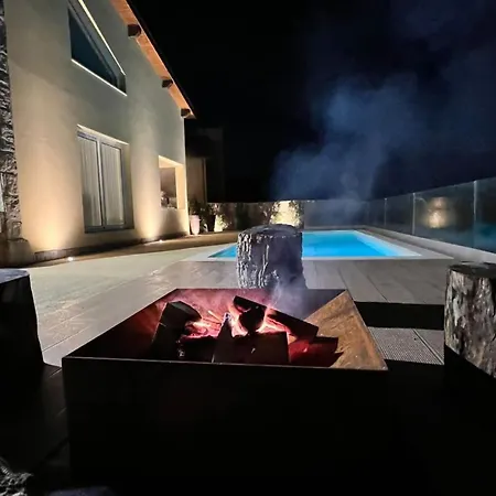 Geres Emblematico - Piscina & Jacuzzi *