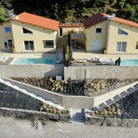 Villa Geres Emblematico - Piscina & Jacuzzi