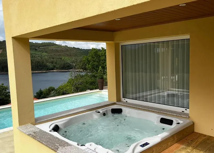 Gerês Emblematico - Piscina&jacuzzi Villa