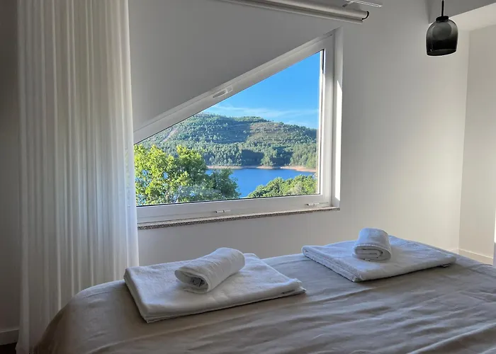 Geres Emblematico - Piscina & Jacuzzi Venda Nova (Villa Real)