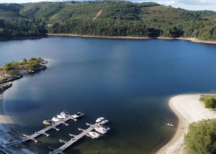 Gerês Emblematico - Piscina&jacuzzi Villa Venda Nova (Villa Real)